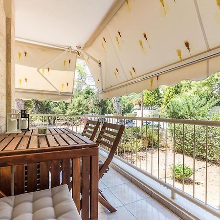 Elegant Apartment W Great Balcony In Vouliagmeni Athén Kültér fotó