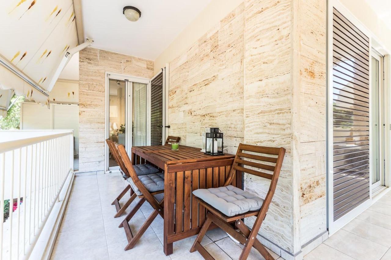 Elegant Apartment W Great Balcony In Vouliagmeni Athén Kültér fotó