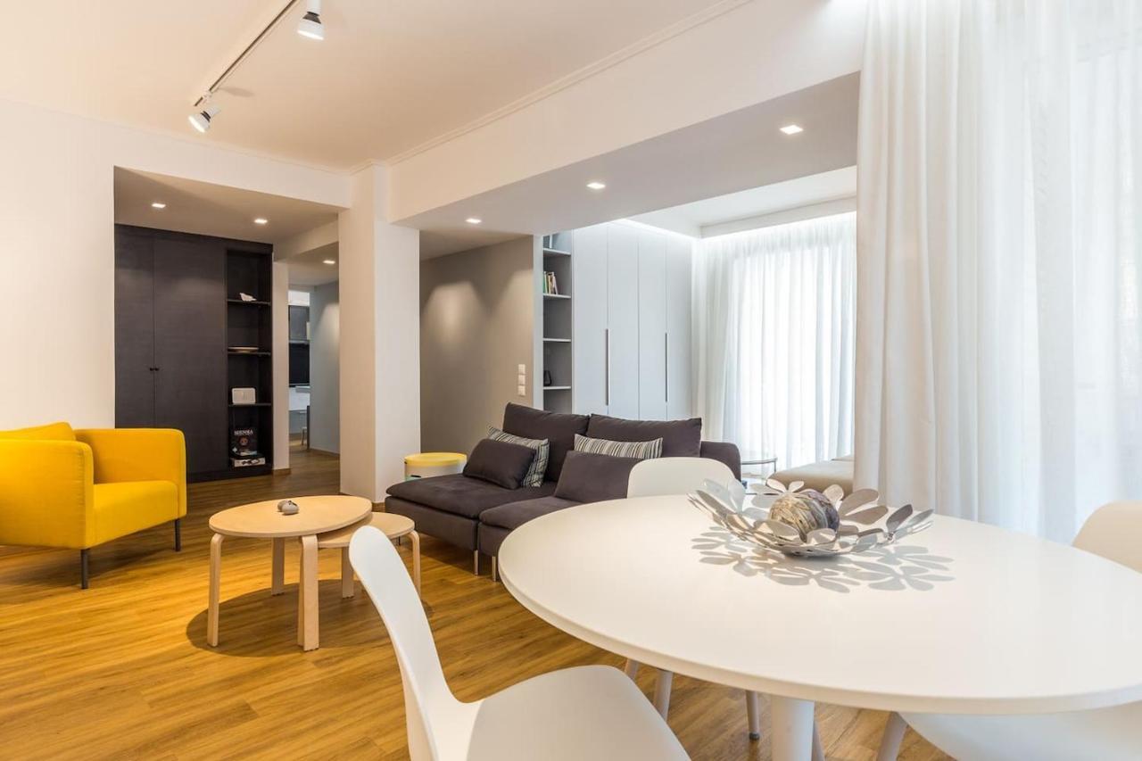 Elegant Apartment W Great Balcony In Vouliagmeni Athén Kültér fotó